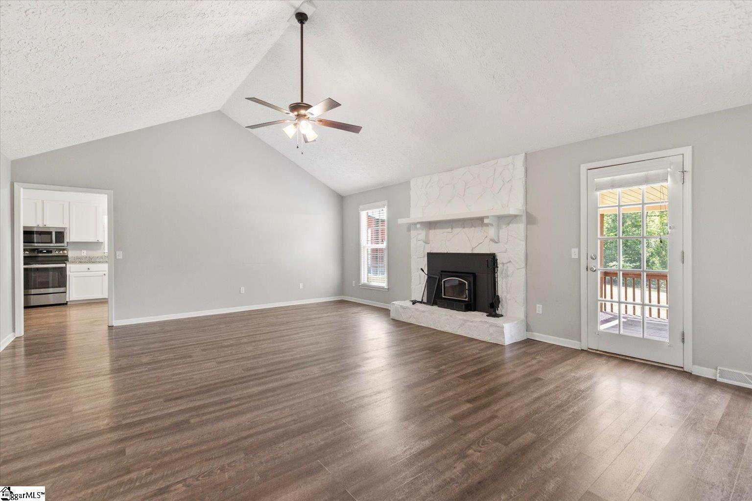 100 Patrol Club Road Greenville, SC 29609 - Photo 3 of 31