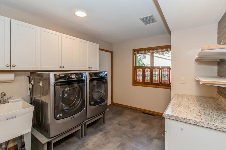1907 Ridgeway Drive Iowa City, IA 52245 - Photo 15 of 45 Gallery Image 15