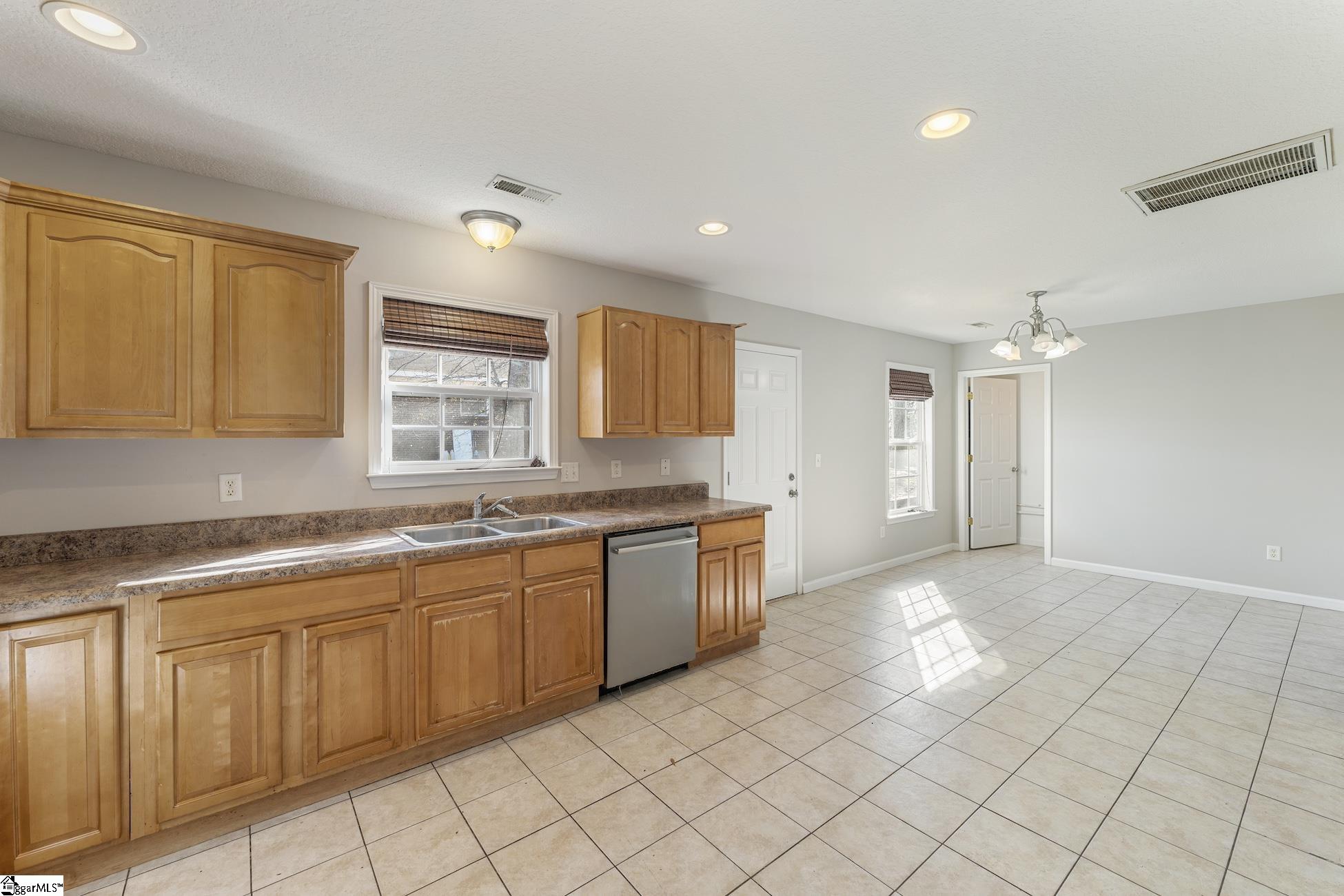 101 Middlehouse Way, Unit 1 Greer, SC 29650 - Photo 7 of 24 Gallery Image 7