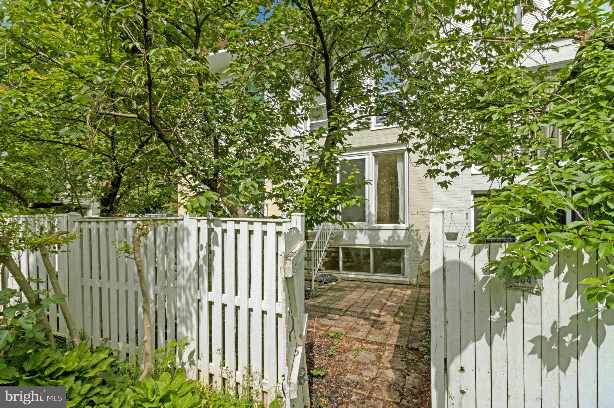 206 G Street Southwest Washington, DC 20024 - Photo 12 of 43