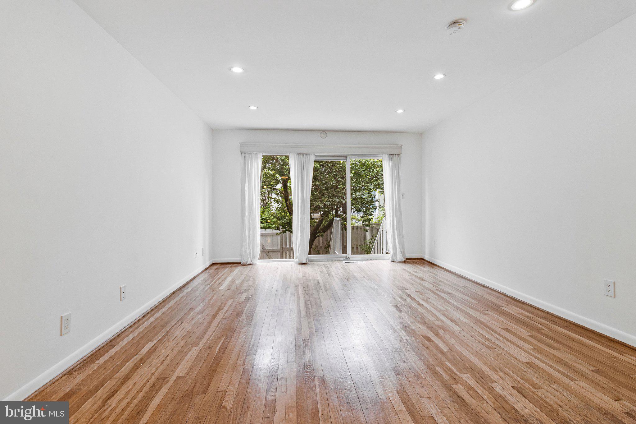 206 G Street Southwest Washington, DC 20024 - Photo 13 of 43