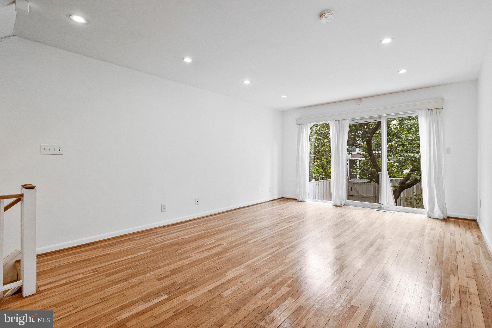 206 G Street Southwest Washington, DC 20024 - Photo 4 of 43