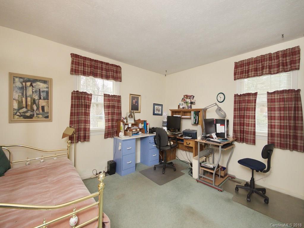214 Balsam Road Hendersonville, NC 28792 - Photo 10 of 18 Gallery Image 10