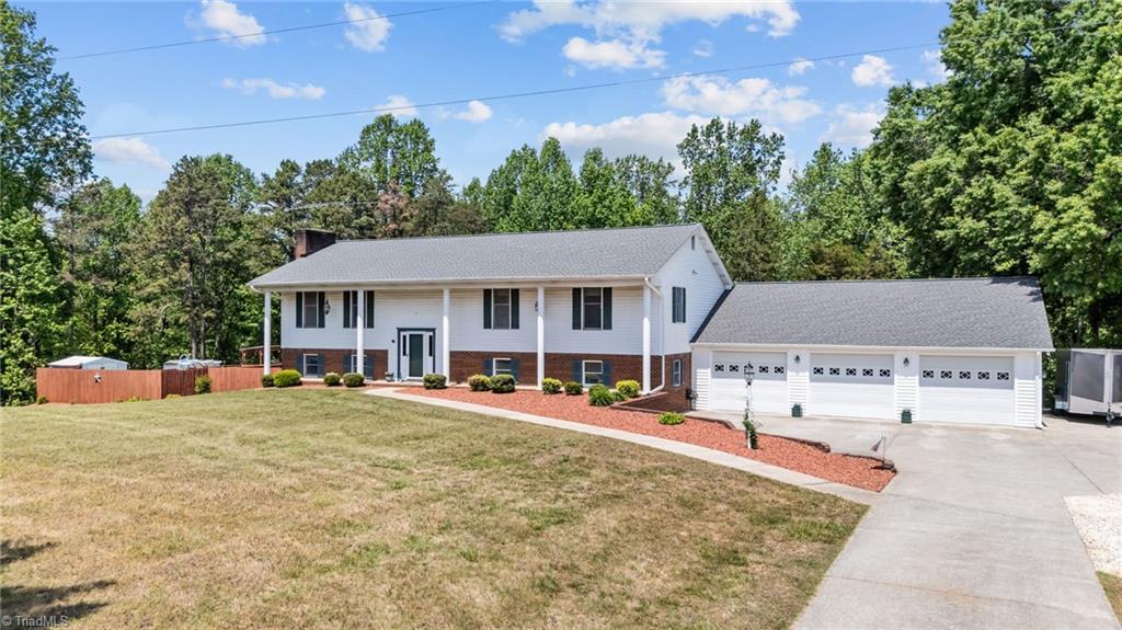 786 Central Road Clemmons, NC 27012 - Photo 4 of 49