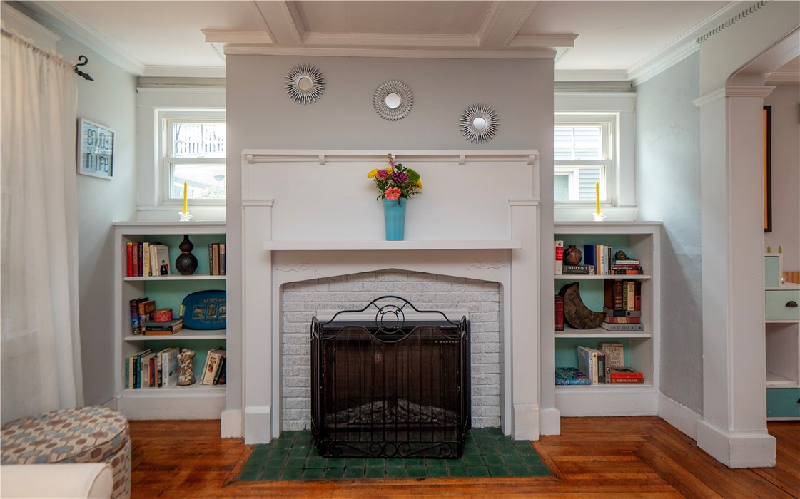 8 Bliss Road Newport, RI 02840 - Photo 12 of 44