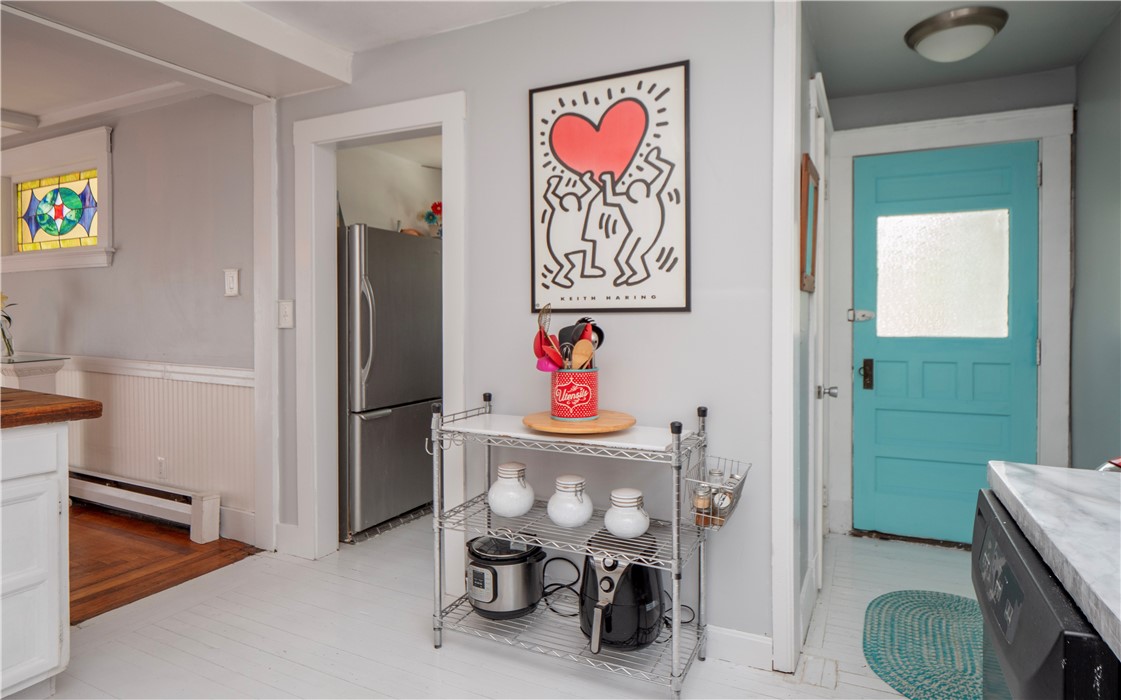 8 Bliss Road Newport, RI 02840 - Photo 19 of 44