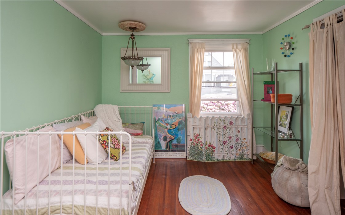 8 Bliss Road Newport, RI 02840 - Photo 22 of 44