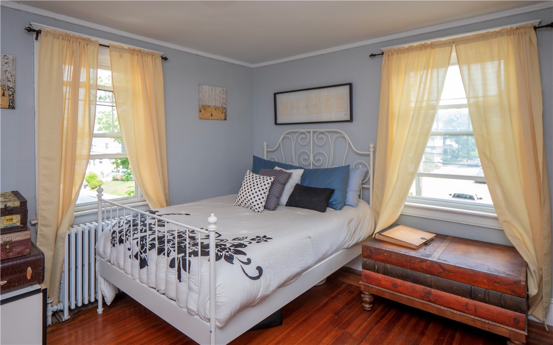 8 Bliss Road Newport, RI 02840 - Photo 23 of 44