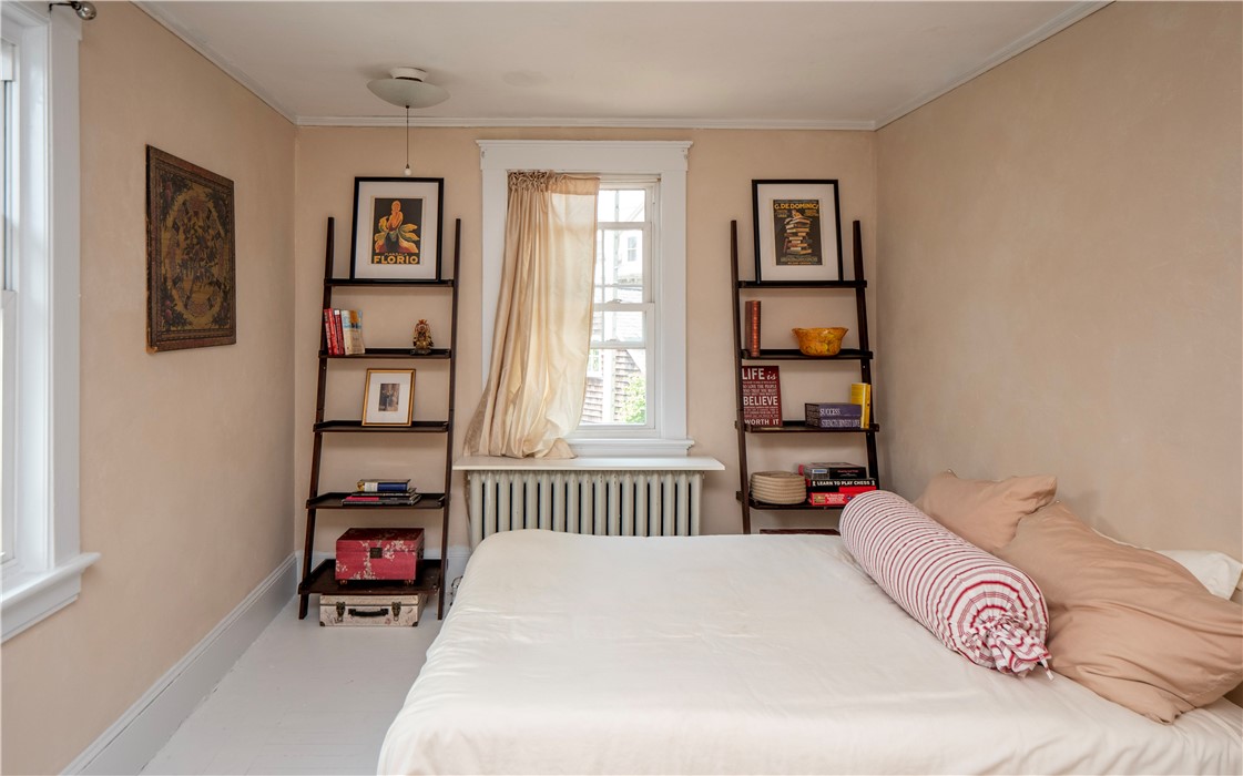 8 Bliss Road Newport, RI 02840 - Photo 29 of 44