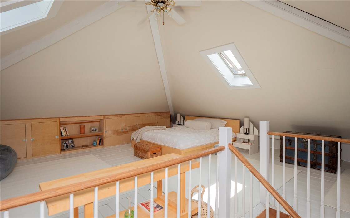 8 Bliss Road Newport, RI 02840 - Photo 32 of 44