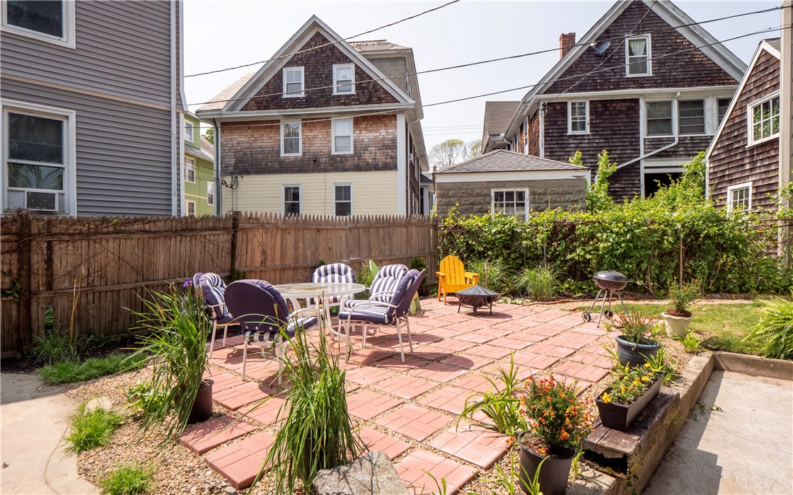 8 Bliss Road Newport, RI 02840 - Photo 34 of 44