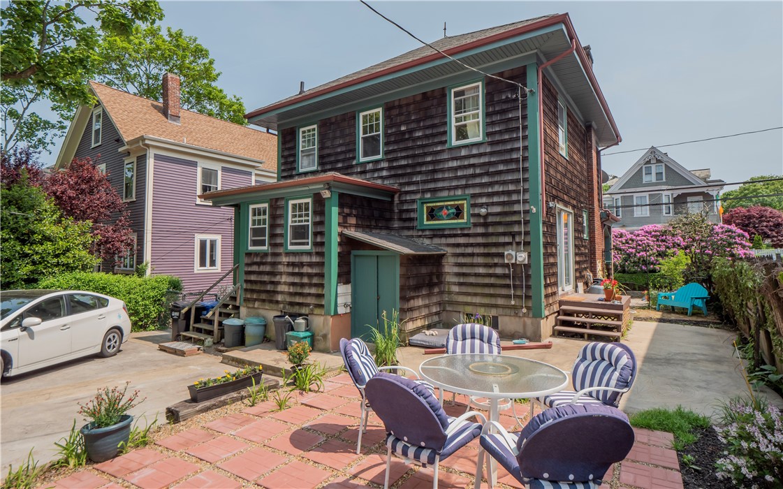 8 Bliss Road Newport, RI 02840 - Photo 36 of 44