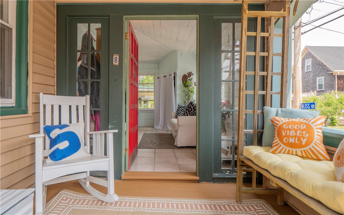 8 Bliss Road Newport, RI 02840 - Photo 5 of 44