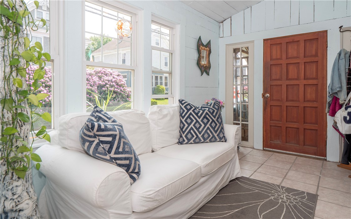 8 Bliss Road Newport, RI 02840 - Photo 7 of 44