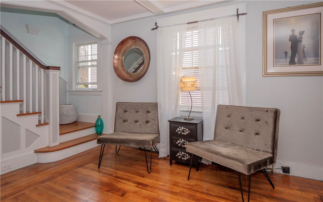 8 Bliss Road Newport, RI 02840 - Photo 9 of 44