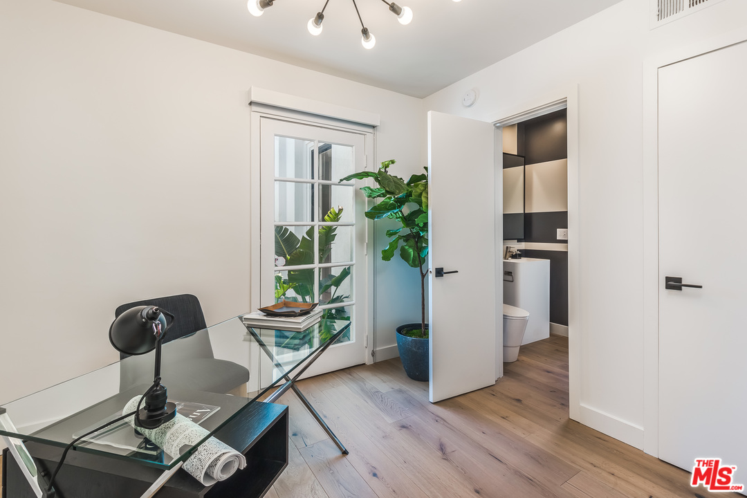 1740 Clear View Drive Beverly Hills, CA 90210 - Photo 14 of 24