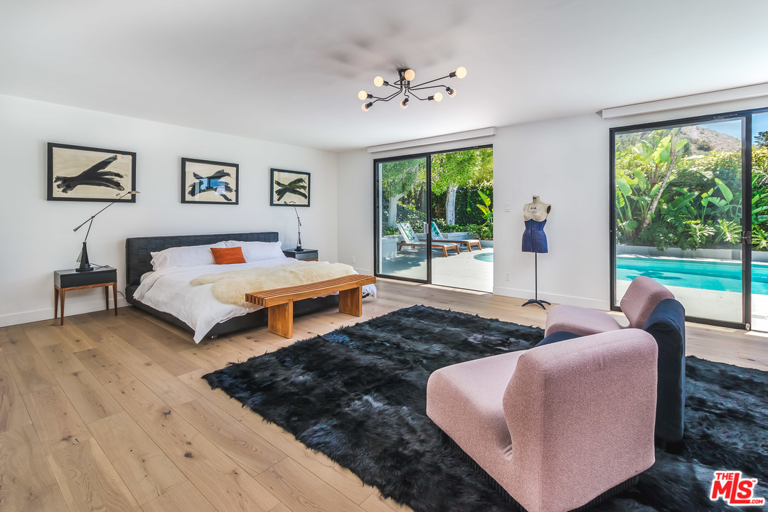 1740 Clear View Drive Beverly Hills, CA 90210 - Photo 18 of 24