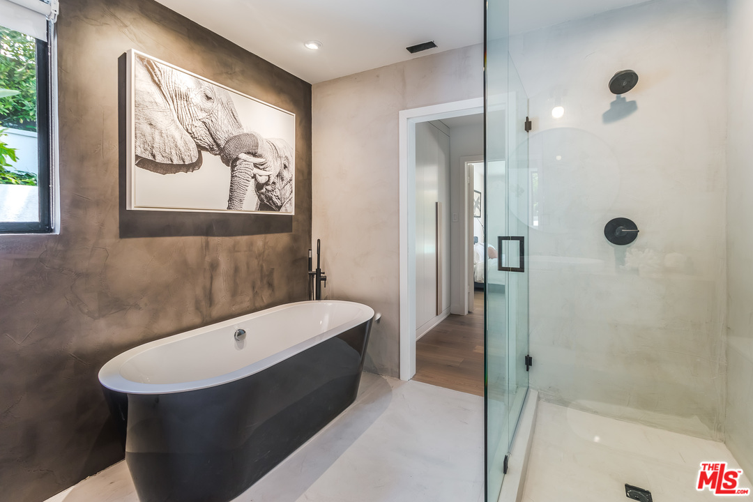 1740 Clear View Drive Beverly Hills, CA 90210 - Photo 22 of 24