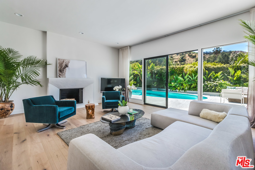 1740 Clear View Drive Beverly Hills, CA 90210 - Photo 6 of 24