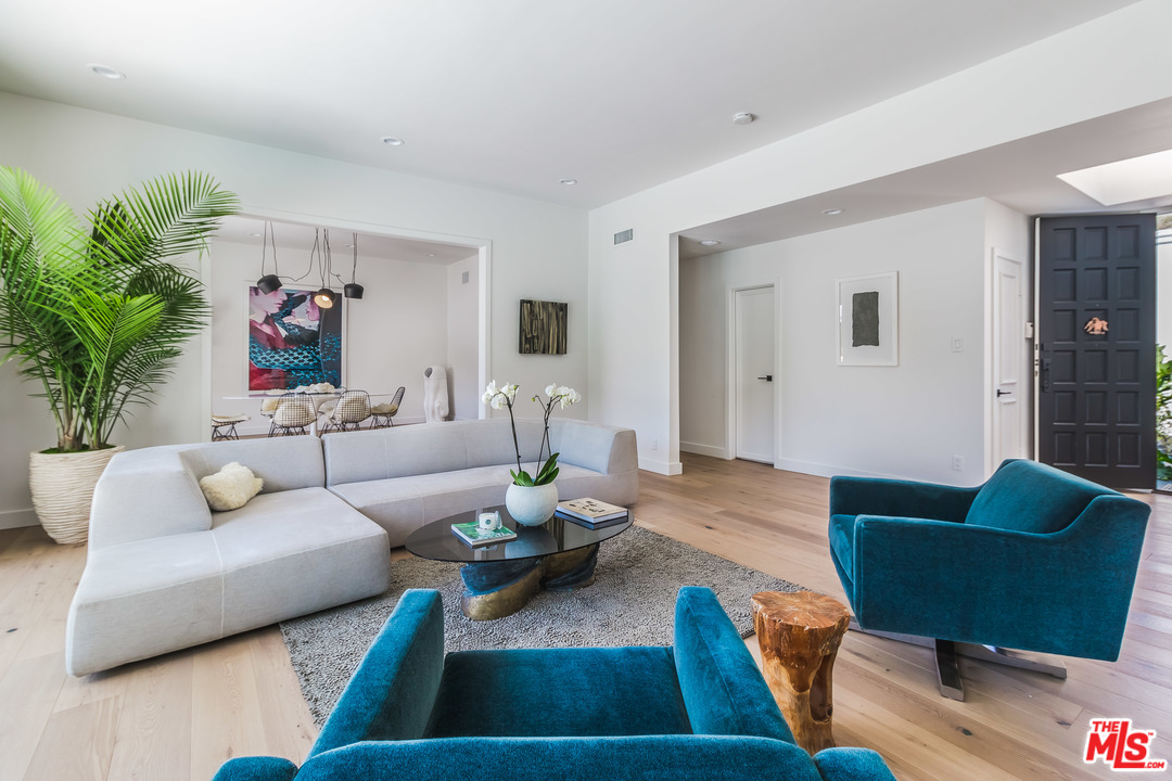 1740 Clear View Drive Beverly Hills, CA 90210 - Photo 7 of 24