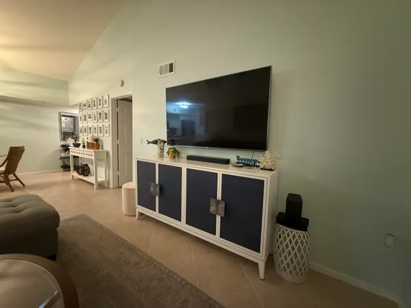 $3,000 | 236 Village Boulevard, Tequesta, FL 33469