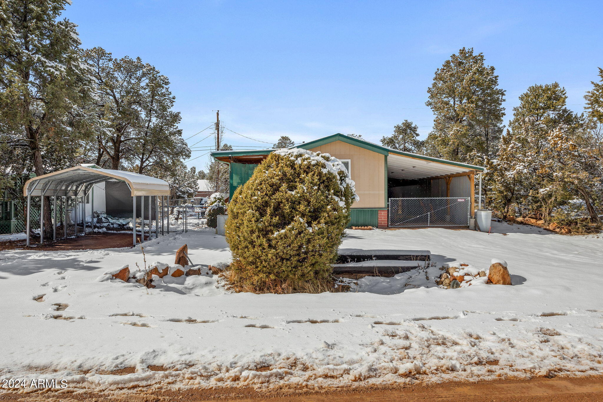 3512 Quail Run Road Overgaard, AZ 85933 - Photo 2 of 30 a view of a outdoor space