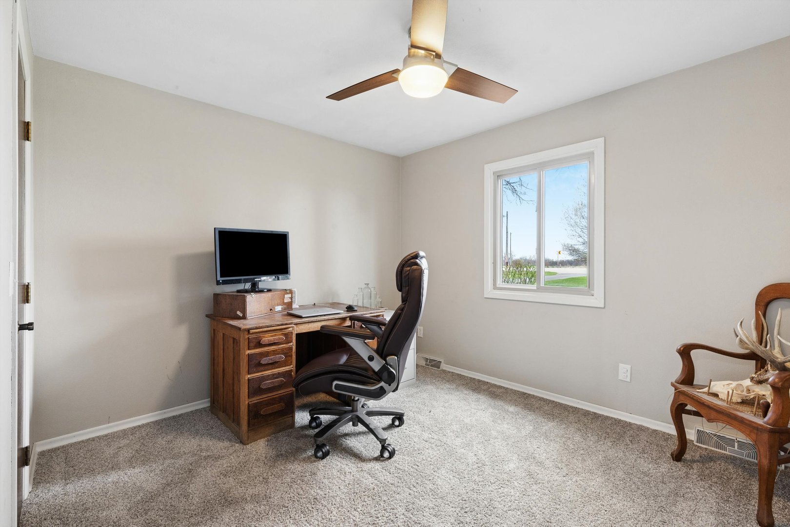 11755 Coon Hunters Road Blue Grass, IA 52726 - Photo 13 of 26