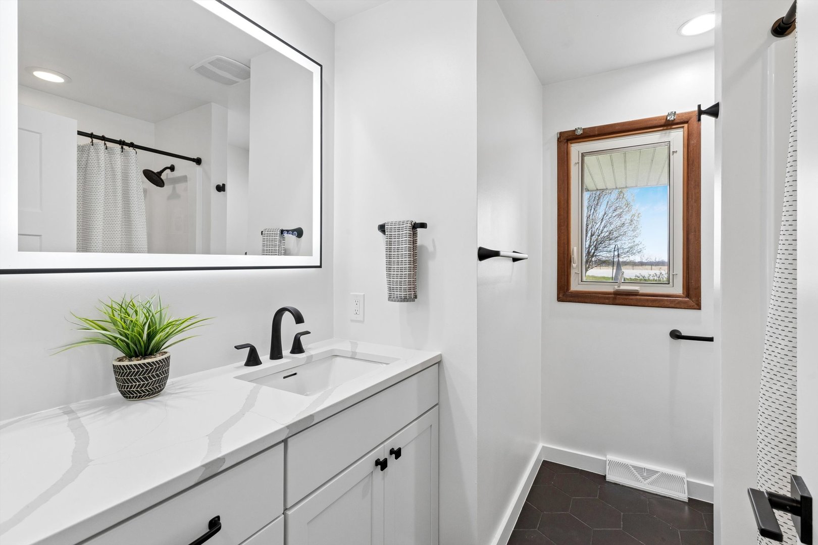 11755 Coon Hunters Road Blue Grass, IA 52726 - Photo 9 of 26