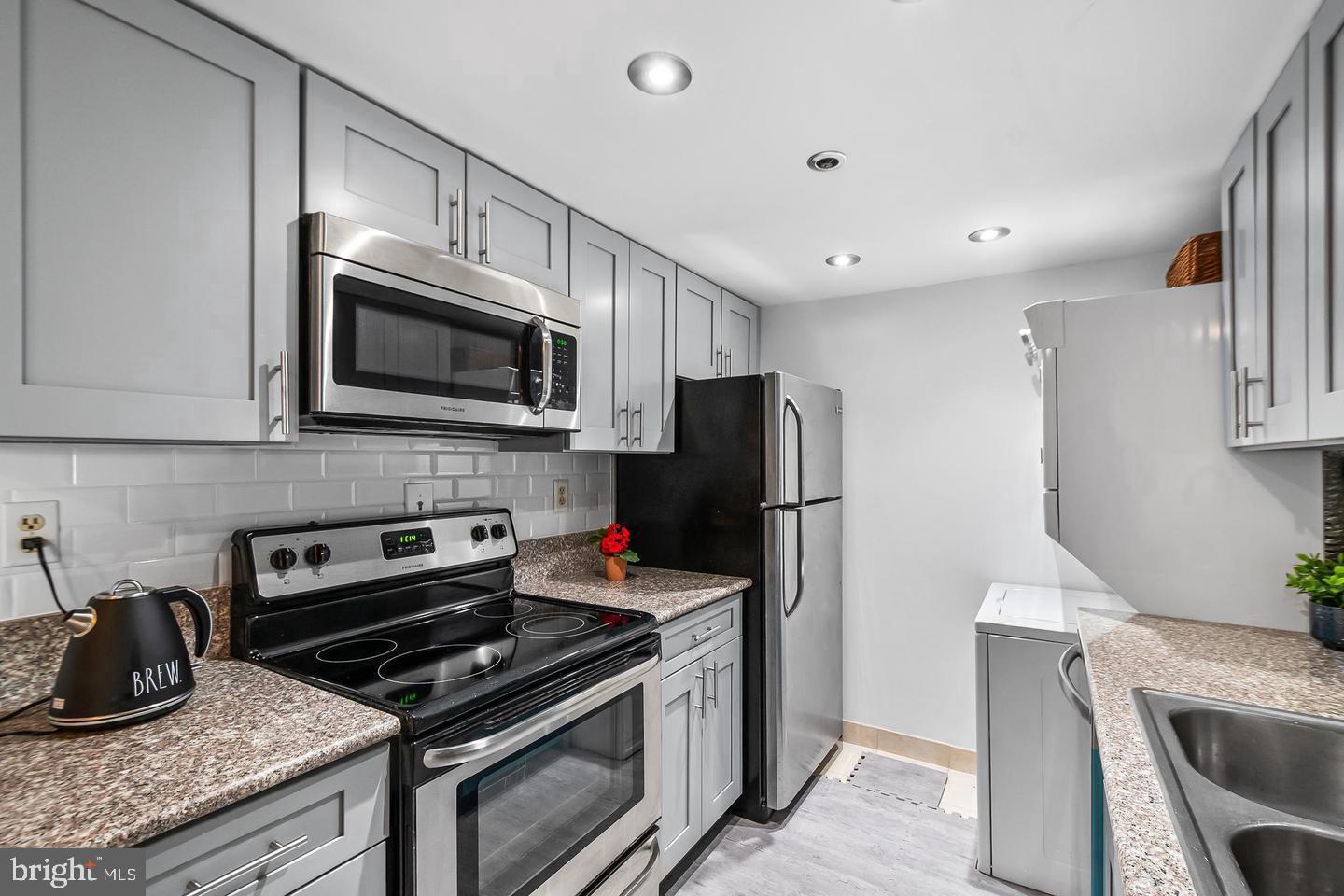 5911 Edsall Road, Unit 608 Alexandria, VA 22304 - Photo 3 of 42 Updated kitchen. In-unit washer/dryer