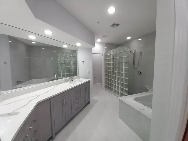 $1,175,000 | 360 Gulf Of Mexico Drive, Unit 312, Longboat Key, FL 34228