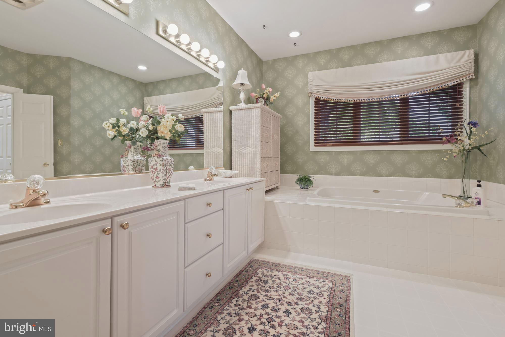 1138 Round Pebble Lane Reston, VA 20194 - Photo 15 of 55 Double sinks and spa tub