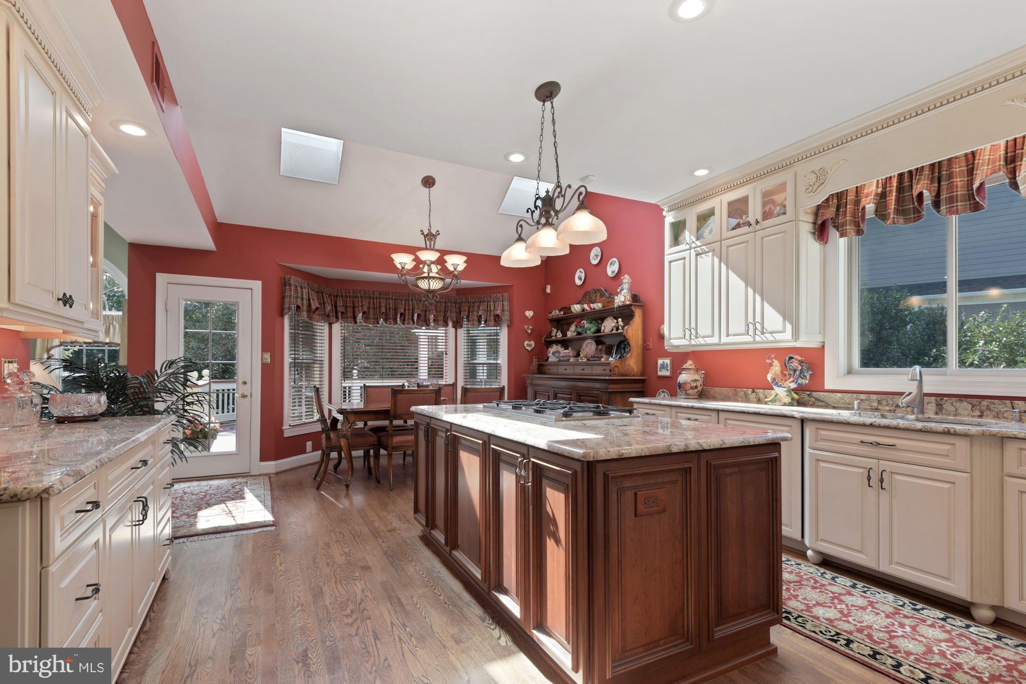 1138 Round Pebble Lane Reston, VA 20194 - Photo 20 of 55 You can have it all---Designer Dream Kitchen