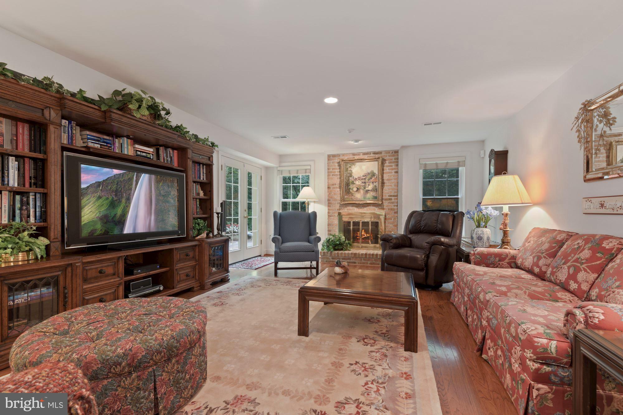 1138 Round Pebble Lane Reston, VA 20194 - Photo 28 of 55 Light, Bright and Spacious!