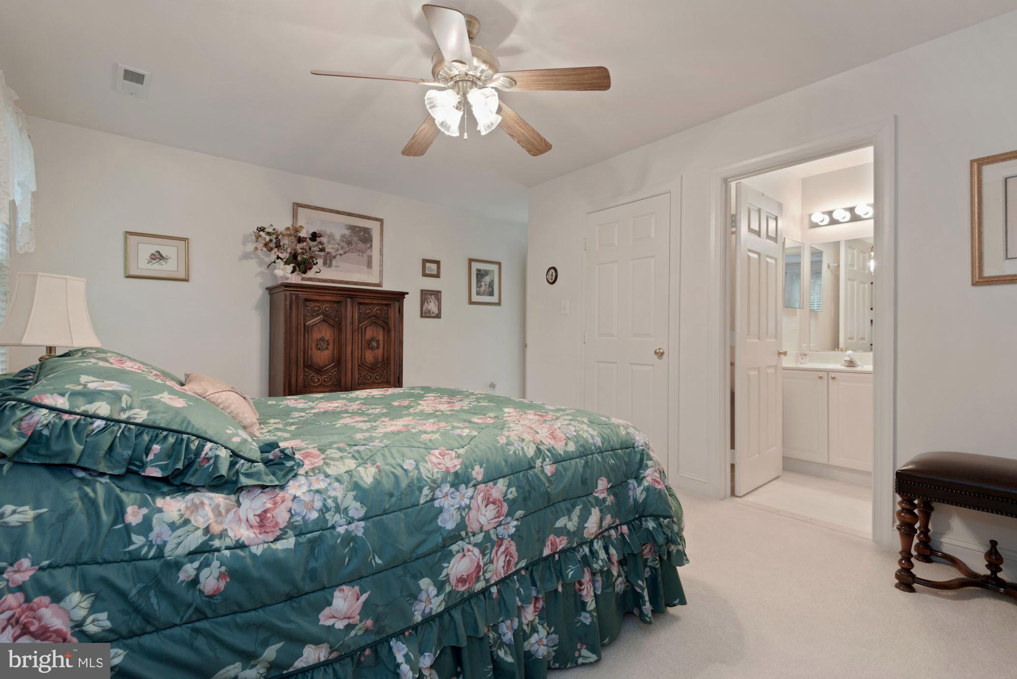 1138 Round Pebble Lane Reston, VA 20194 - Photo 41 of 55 Bedroom 4-with walkin closet