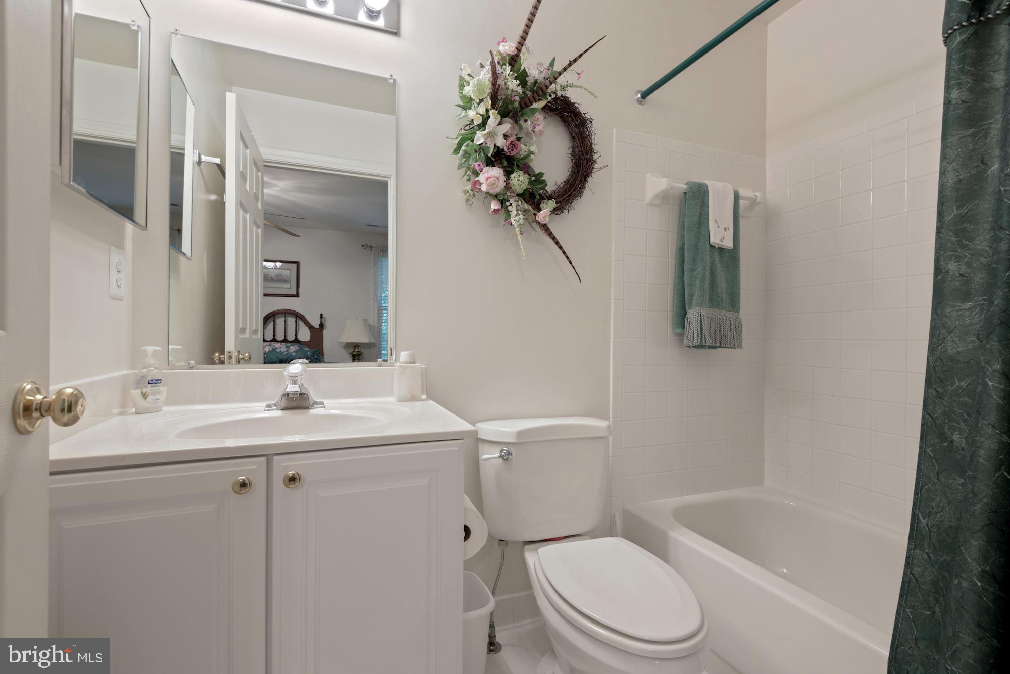 1138 Round Pebble Lane Reston, VA 20194 - Photo 42 of 55 Ensuite Bath in BR 4