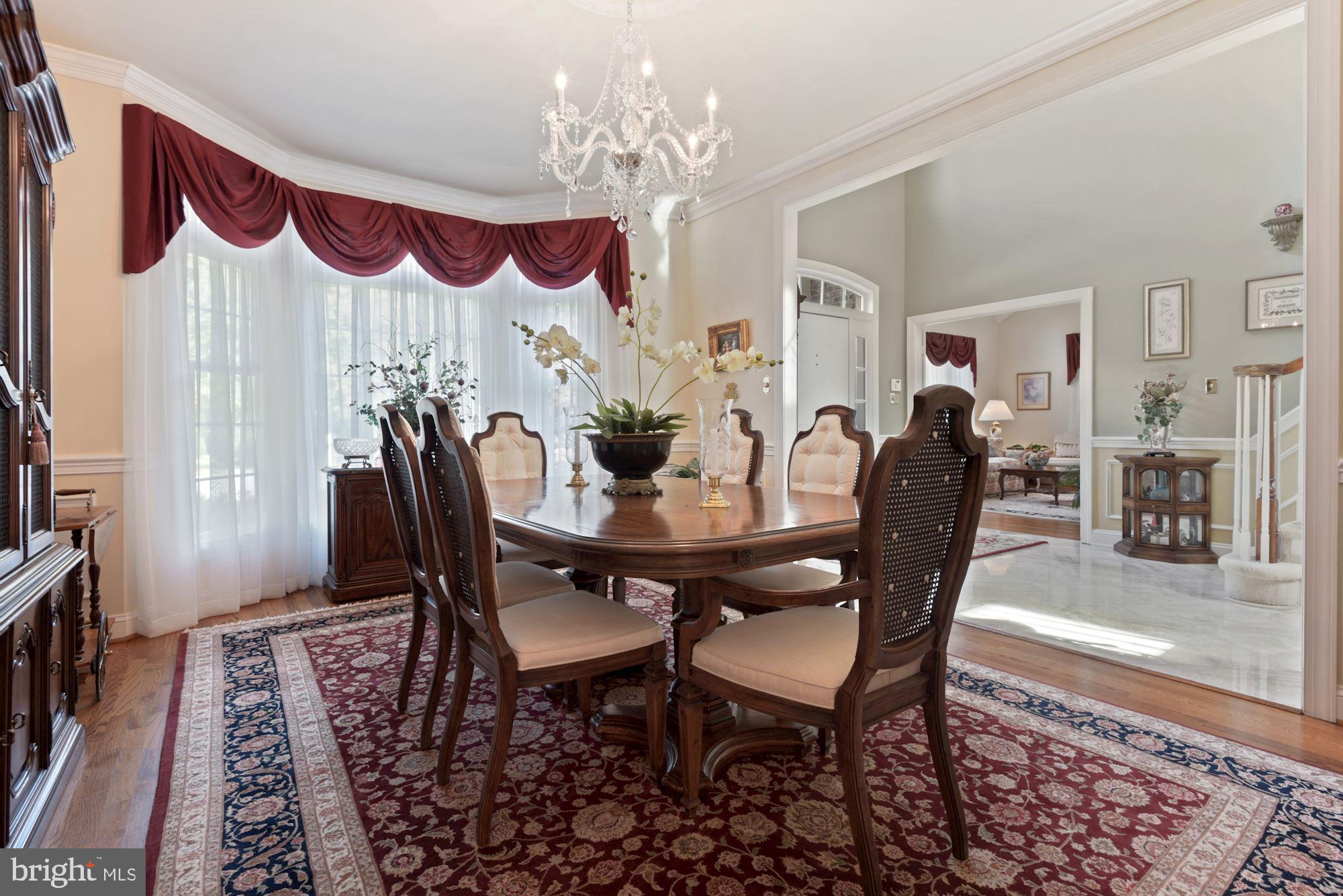 1138 Round Pebble Lane Reston, VA 20194 - Photo 7 of 55 Beautiful Bay window in Dining Room