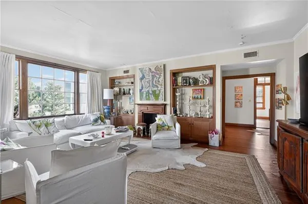 $3,950 | 528 Walnut Street, New Orleans, LA 70118