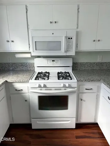 $2,300 | 5230 West Wooley Road, Oxnard, CA 93035