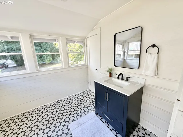 $429,900 | 1596 Chemeketa Street Northeast, Salem, OR 97301