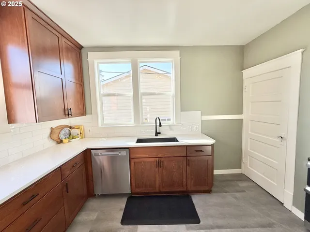 $429,900 | 1596 Chemeketa Street Northeast, Salem, OR 97301