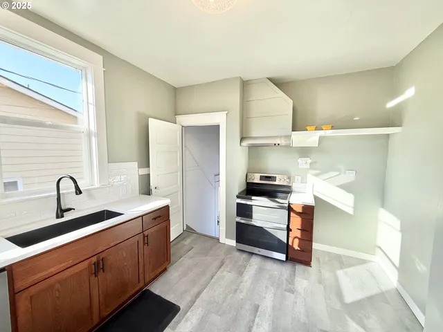 $429,900 | 1596 Chemeketa Street Northeast, Salem, OR 97301