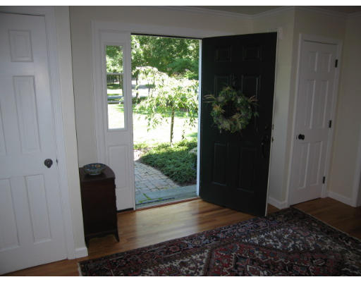 9 Peppercorn Road Hopkinton, MA 01748 - Photo 3 of 28 Gallery Image 3