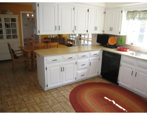 9 Peppercorn Road Hopkinton, MA 01748 - Photo 10 of 28 Gallery Image 10