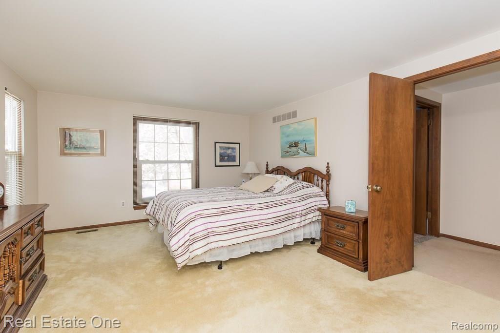 464 Timberline Drive Rochester Hills, MI 48309 - Photo 11 of 21