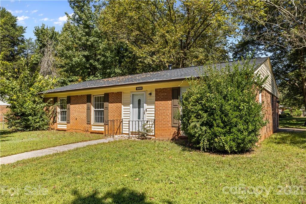 800 Milan Road East Charlotte, NC 28216 - Photo 1 of 38 Gallery Image 1