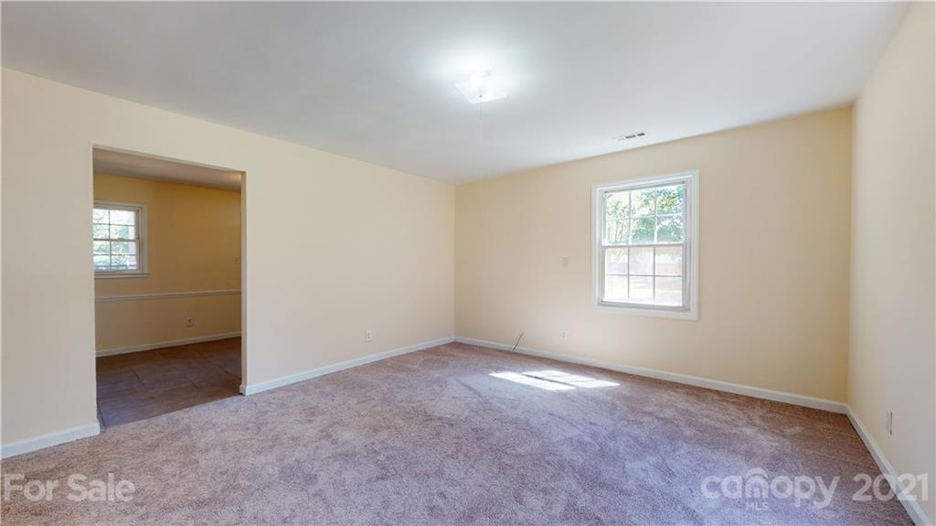 800 Milan Road East Charlotte, NC 28216 - Photo 18 of 38 Gallery Image 18
