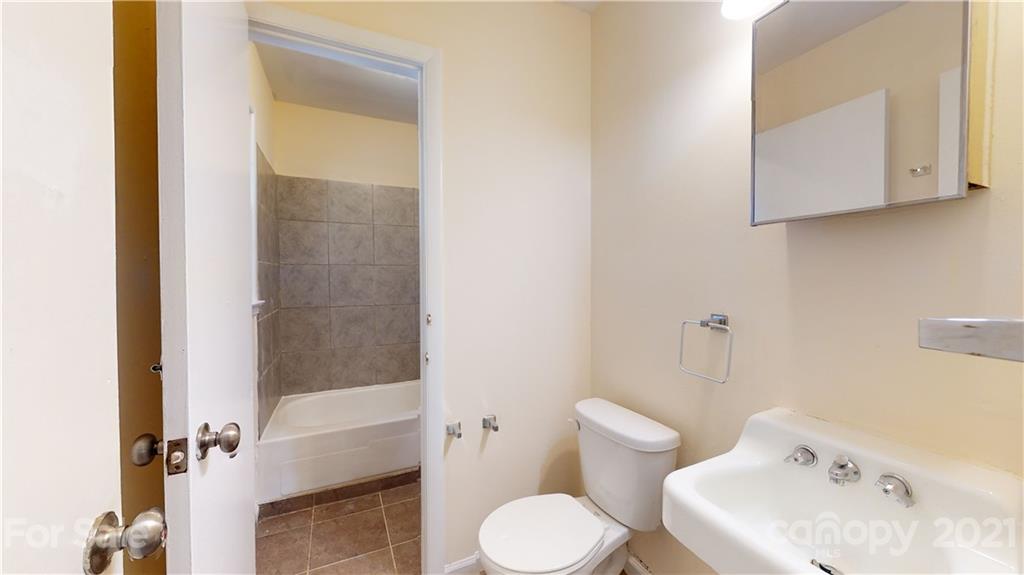 800 Milan Road East Charlotte, NC 28216 - Photo 31 of 38 Gallery Image 31