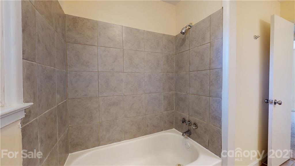 800 Milan Road East Charlotte, NC 28216 - Photo 32 of 38 Gallery Image 32