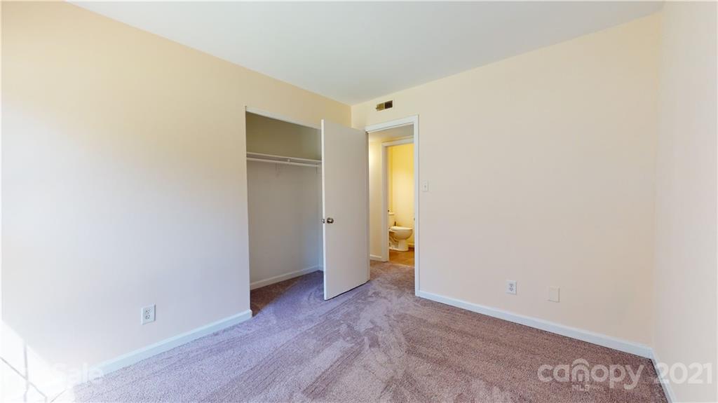 800 Milan Road East Charlotte, NC 28216 - Photo 36 of 38 Gallery Image 36