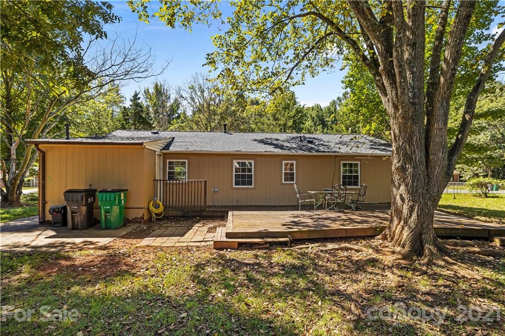 800 Milan Road East Charlotte, NC 28216 - Photo 6 of 38 Gallery Image 6